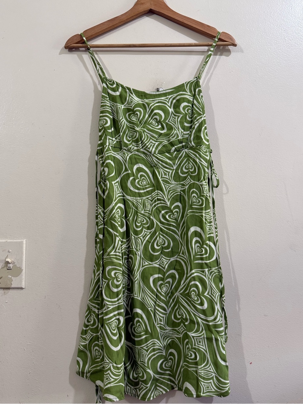 Lisa Says Gah Olive Heart-Print Spaghetti-Strap Midi Dress
